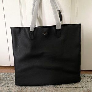 Leather Shoulder Tote bag by Mélodie Cécile DUYP